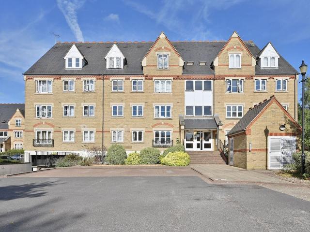 Roedean House, Watford WD24, 2 bed flat to rent, £1,700 pcm | PrimeLocation