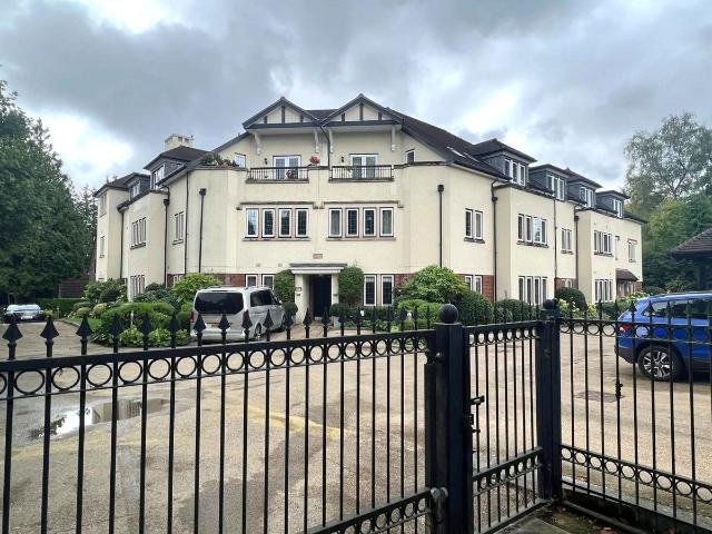 Roedean Road, Tunbridge Wells TN2, 2 bed flat to rent, £1,950 pcm | PrimeLocation
