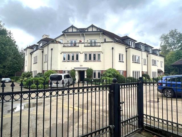 Roedean Road, Tunbridge Wells TN2, 2 bed flat to rent, £1,995 pcm | PrimeLocation