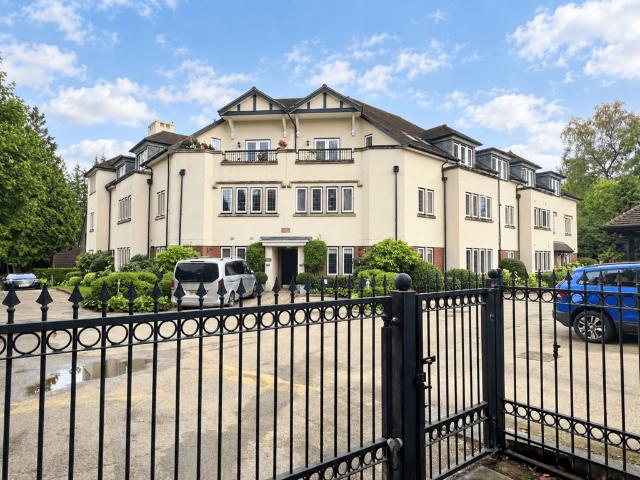 Roedean Road, Tunbridge Wells 2 bed flat to rent £1,995 pcm £460 pw