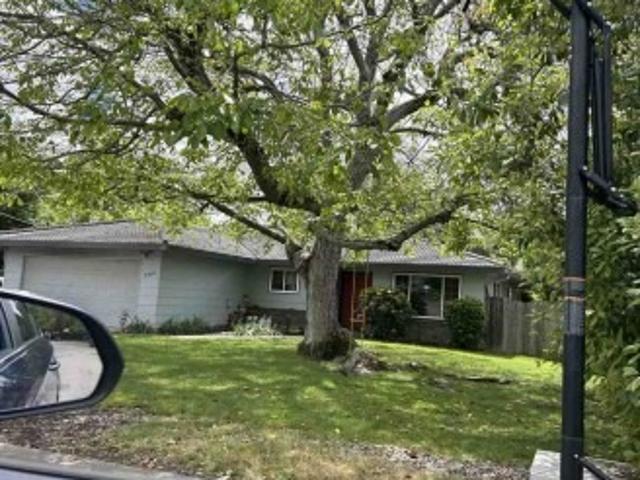 Roediger Ln
