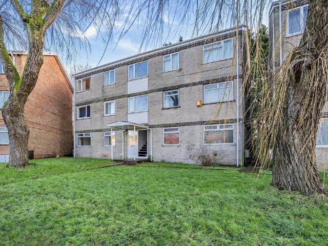 Roehampton Court, Cardiff, Cranleigh. 2 bed flat to rent £925 pcm £213 pw