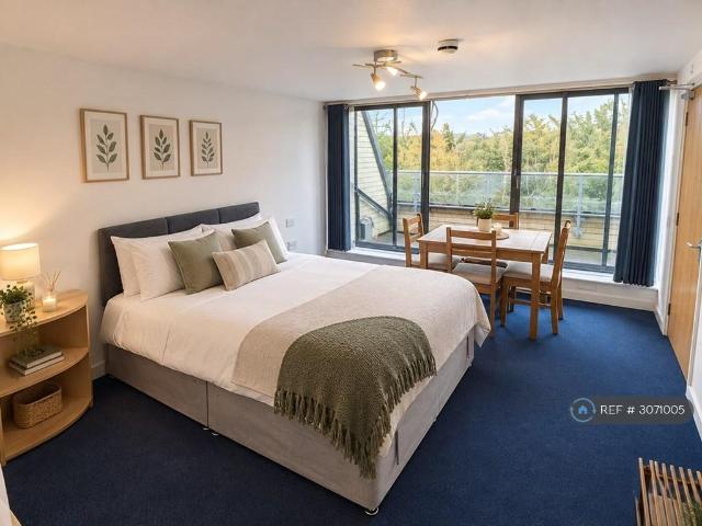 Roehampton Vale, London, SW15 1 bed in a house share to rent £1,295 pcm £299 pw