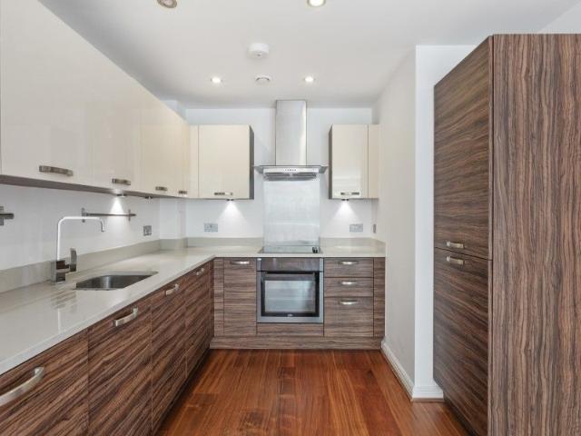 Roffo Court SE17, 2 bed flat to rent, £2,500 pcm | PrimeLocation