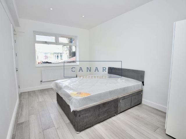 Rogers Road, Tooting, London, SW17 House share to rent £890 pcm £205 pw