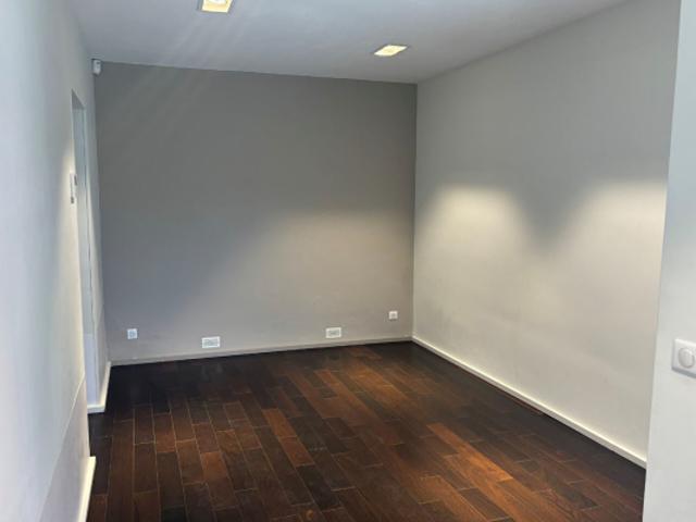 ROGNES Appartement 65 m² centre village à réaménager