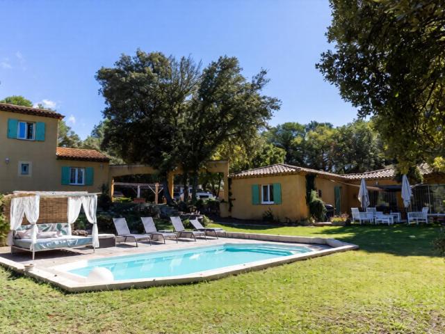 Rognes Ensemble Immobilier Piscine Carport Terrain 4. 320m² Rognes