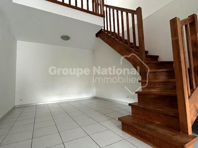 ROGNONAS A louer Appartement T2 avec place de parking