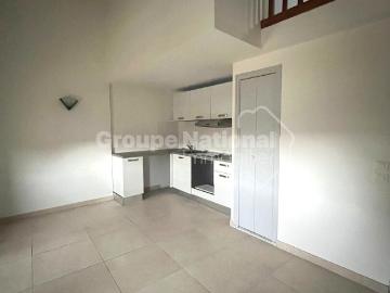 ROGNONAS A louer Appartement T2 avec place de parking
