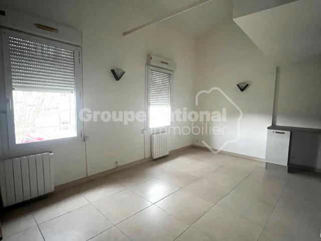 ROGNONAS A louer Appartement T2 avec place de parking