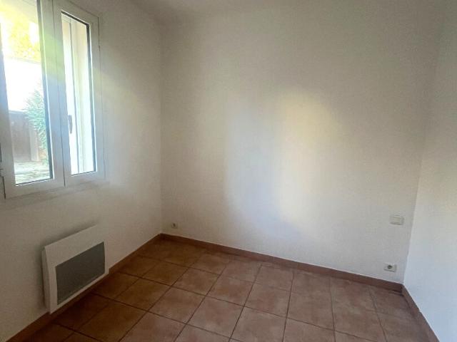 ROGNONAS Appartement en duplex