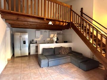 ROGNONAS Appartement en duplex