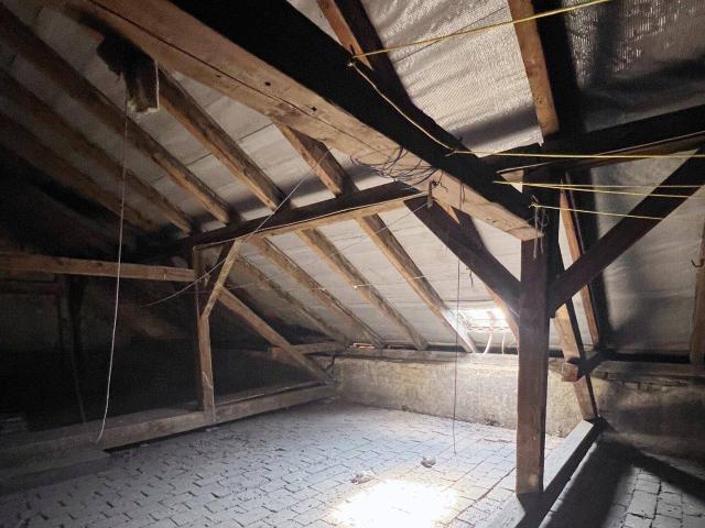Rohdachboden für zwei Dachgeschoßwohnungen in perfekter Mikrolage 150m²