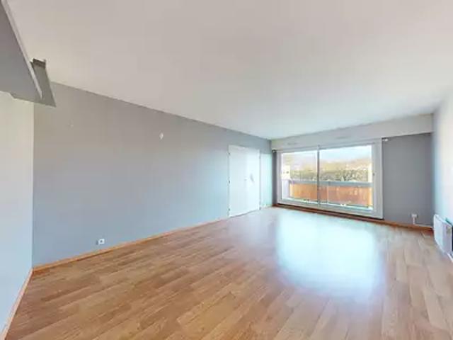 Roissy en Brie 77680 Achat / Vente appartement 3 pièces t3 au dernier étage parking
