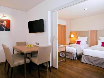 Roissy Park Junior Suite Executive with Modern Amenities near Roissy CDG Airport