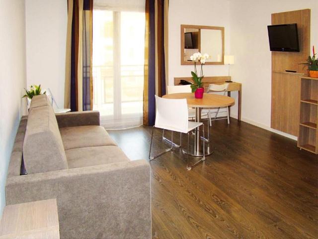 Roissy Village Lovely 1 BR apartment with Easy Access to Paris