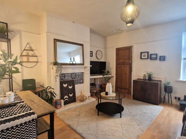 Rokeby Terrace, Heaton, Newcastle Upon Tyne NE6, 3 bed flat to rent, £1,050 pcm | PrimeLocation