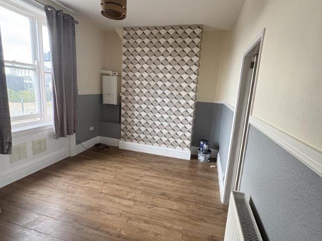 Roker Avenue, Sunderland SR6 1 bed flat to rent £550 pcm £127 pw