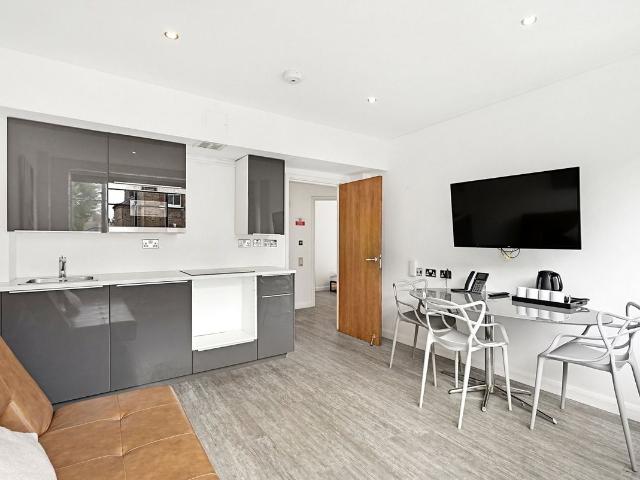 Roland Gardens, South Kensington, London SW7, 2 bed flat to rent, £4,333 pcm | PrimeLocation