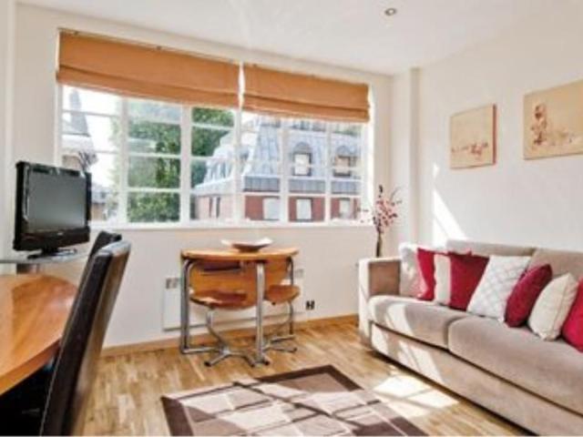 Roland Gardens, South Kensington SW7, 2 bed flat to rent, £3,163 pcm | PrimeLocation