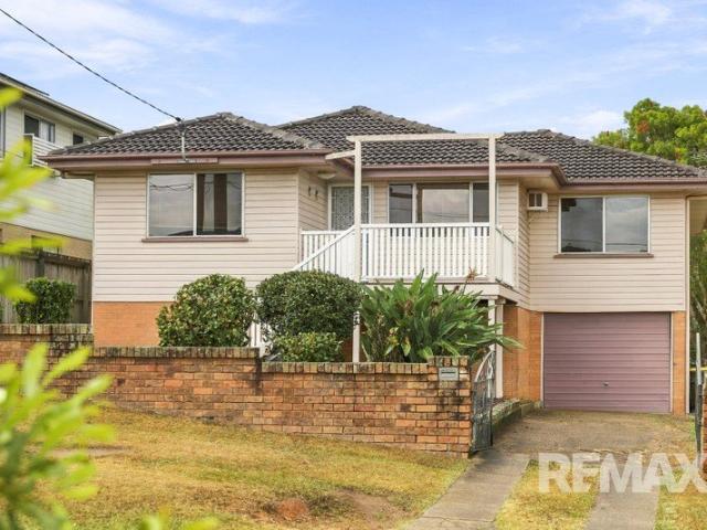 Roll Up Your Sleeves Brighton is Calling! A bayside blank canvas with exceptional potential.