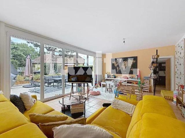 ROLLE – Beautiful 5 room semi detached villa with garden and terrace