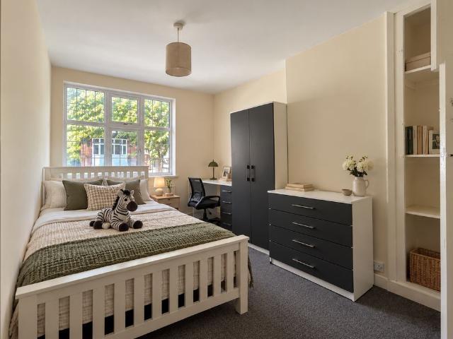Rolleston Drive, Nottingham NG7, 4 bed shared accommodation to rent, £646 pcm | PrimeLocation