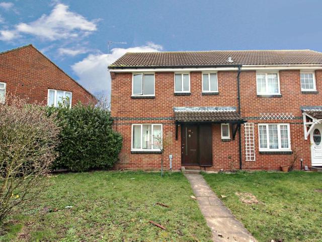 Rollesby Way, North Thamesmead SE28, 3 bed semi detached house to rent, £2,200 pcm | PrimeLocation