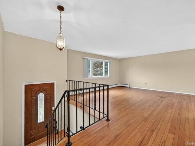 Rolling Meadows Rd, Middletown, Home For Sale
