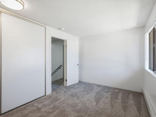 Rolling Hills Townhouses 3 Bedroom Home for Rent at 190 Boone Rd Se, Salem, OR 97306 Faye Wright
