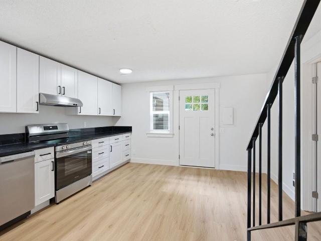 Rolling Hills Townhouses 3 Bedroom Home for Rent at 190 Boone Rd Se, Salem, OR 97306 Faye Wright