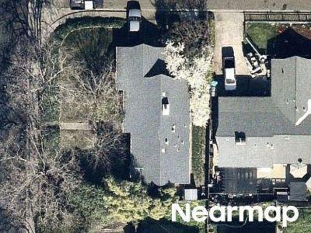 Rollingwood Dr