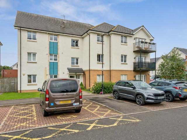 Rollock Street, Stirling, Stirlingshire FK8, 2 bed flat to rent, £1,200 pcm | PrimeLocation