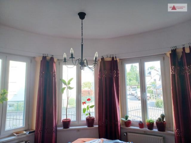 Rollstuhlgerechte 3 Raum Wohnung in repräsentativer Fabrikantenvilla in Thalheim zu vermieten!