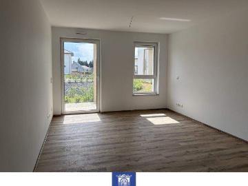 Rollstuhlgerechte Wohnung mit FuÃbodenheizung, edlem Bad, moderner EBK, Terrasse!