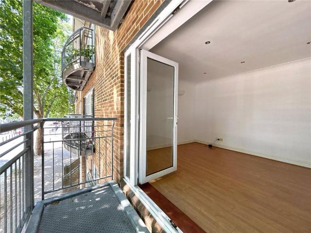 Rope Street, London SE16 2 bed apartment to rent £2,300 pcm £531 pw