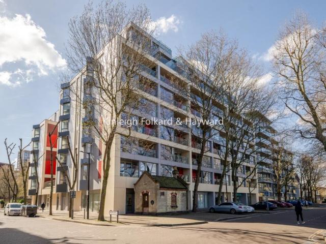 Rope Street, Surrey Quays, London, SE16 3 bed flat to rent £3,330 pcm £768 pw