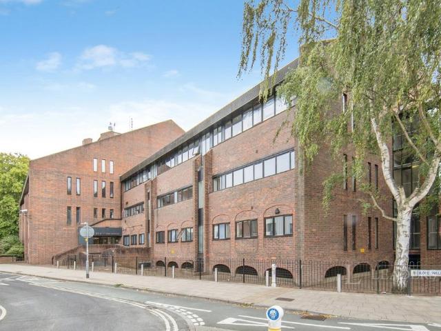 Rope Walk, Ipswich, Suffolk, IP4 2 bed flat to rent £1,050 pcm £242 pw