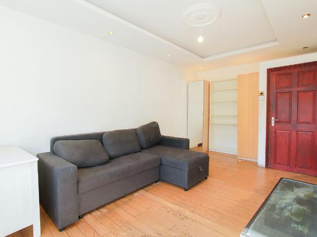 Roper House, Kingswood Estate, London SE21, 3 bed flat to rent, £2,100 pcm | PrimeLocation