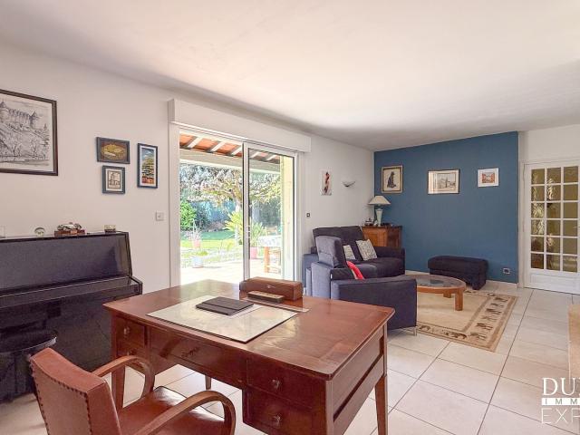 Roquemaure Villa familiale de 158 m2 sur 1 000 m2 avec pisci. 158m² Roquemaure