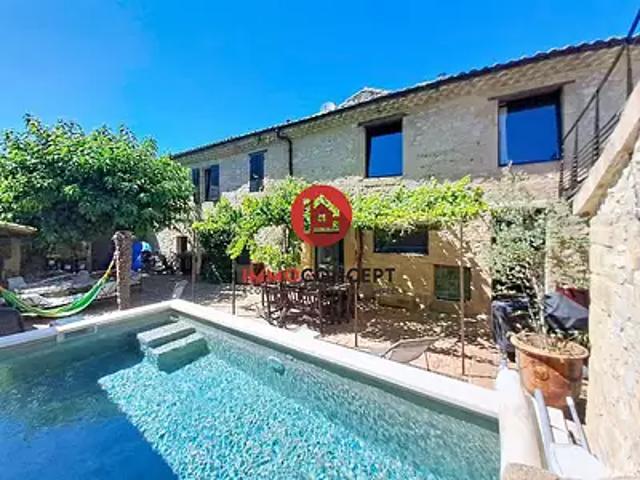 Roquemaure 30150 Achat / Vente maison 6 pièces t6 piscine terrasse