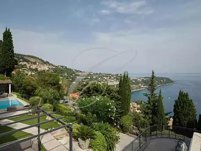Roquebrune Cap Martin 06190 Location maison 6 pièces t6 piscine