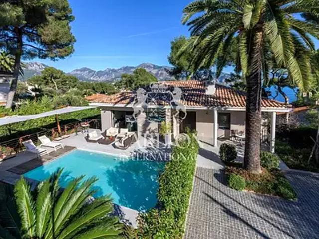 Roquebrune Cap Martin 06190 Location maison 8 pièces t8 piscine