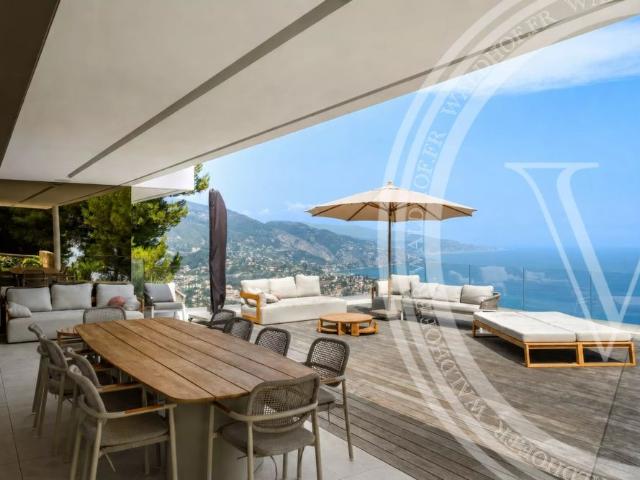 ROQUEBRUNE CAP MARTIN – VILLA CONTEMPORAINE AVEC VUE MER PANORAMIQUE