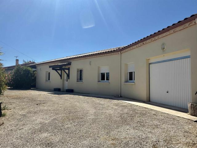 Maison de plain pied avec 4 chambres, atelier et jardins 140m² Roquecor