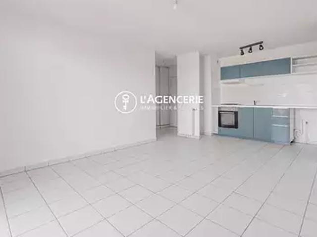 Roques 31120 Achat / Vente appartement 3 pièces t3 au dernier étage terrasse