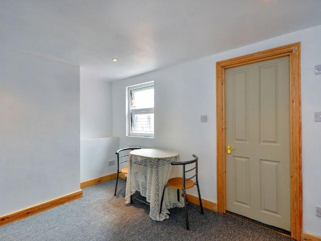 Rostella Road, Tooting, London SW17, 1 bed flat to rent, £1,450 pcm | PrimeLocation