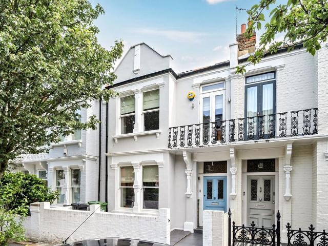 Rostrevor Road, Parsons Green. 3 bed terraced house to rent £8,498 pcm £1,961 pw