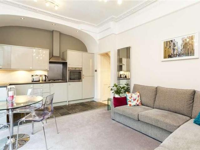 Rostrevor Rd, London, SW6