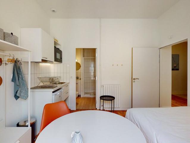 Rosa — Studio Privé 4